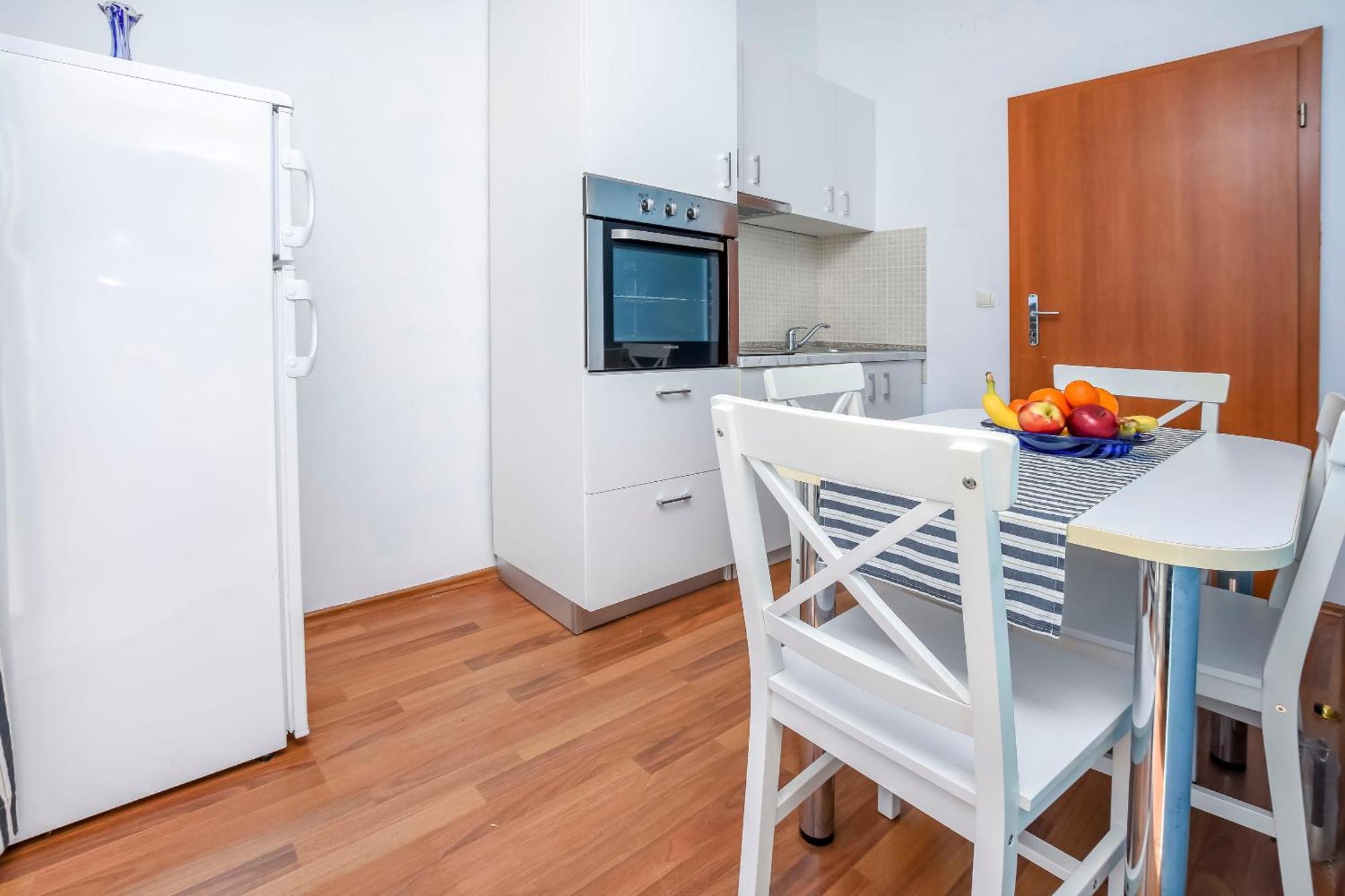 Apartments Vladimir Primosten Bagian luar foto
