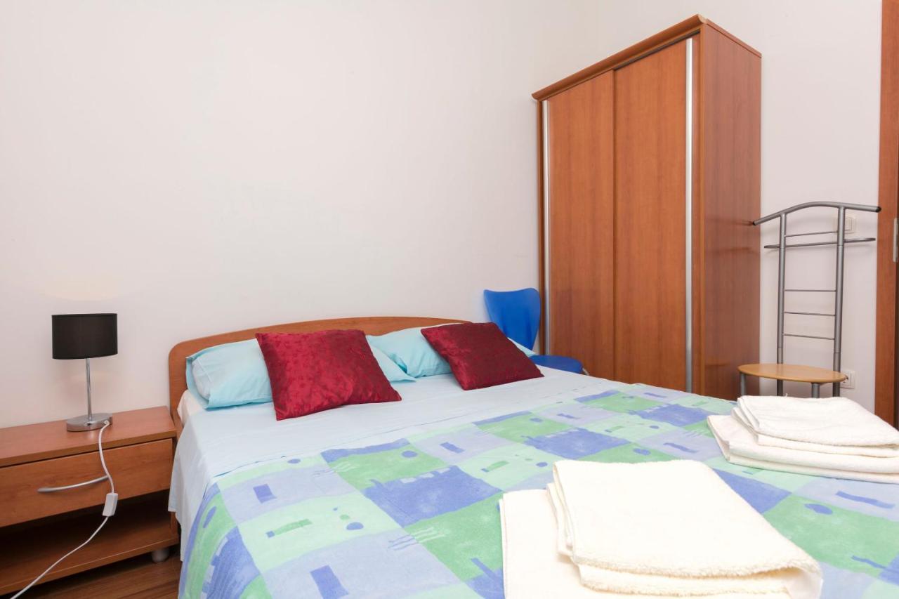 Apartments Vladimir Primosten Bagian luar foto